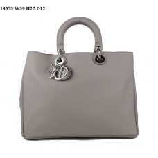 Geantă Dior Diorissimo Jumbo din piele Nappa gri (hardware argintiu) 18373 Geantă Dior Diorissimo Jumbo din piele Nappa gri (hardware argintiu) 18373