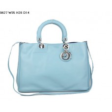 Geantă Dior Diorissimo din piele Nappa albastră deschisă (hardware argintiu) 9627 Geantă Dior Diorissimo din piele Nappa albastră deschisă (hardware argintiu) 9627
