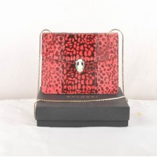 Geantă de umăr din piele Bvlgari Serpenti Snake Veins, roșu violet 605 Geantă de umăr din piele Bvlgari Serpenti Snake Veins, roșu violet 605