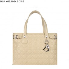 Geantă de umăr Dior Panarea medie, piele de miel, culoarea caisă (hardware auriu) 9625