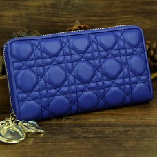 Portofel Lady Dior Escapade din piele de oaie D0082 Albastru Portofel Lady Dior Escapade din piele de oaie D0082 Albastru