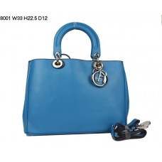 Geantă mică Dior Diorissimo din piele Nappa albastră (hardware argintiu) 8001 Geantă mică Dior Diorissimo din piele Nappa albastră (hardware argintiu) 8001
