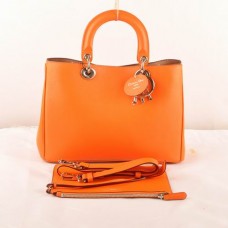Geantă Dior Diorissimo Medie Portocalie din Piele Originală (Fundamente Aurii) 603 Geantă Dior Diorissimo Medie Portocalie din Piele Originală (Fundamente Aurii) 603