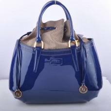 Geantă mare cu mâner superior Fendi B Fab din piele lăcuită albastră safir Geantă mare cu mâner superior Fendi B Fab din piele lăcuită albastră safir
