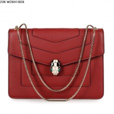 Geantă Bvlgari Serpenti GM din piele de vițel în culoarea roșie Geantă Bvlgari Serpenti GM din piele de vițel în culoarea roșie