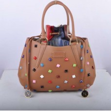 Geantă medie Fendi B Fab din piele de caisă cu bijuterii multicolore, cu mâner superior Geantă medie Fendi B Fab din piele de caisă cu bijuterii multicolore, cu mâner superior