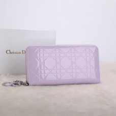 Portofel Dior Escapade din piele lăcuită D0811 Lavandă Portofel Dior Escapade din piele lăcuită D0811 Lavandă