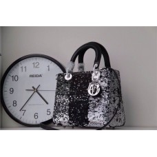 Geantă de mână Replica Dior Lady Default Totes din piele de miel Geantă de mână Replica Dior Lady Default Totes din piele de miel