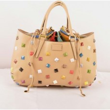 Geantă mare Fendi B Fab Studded Apricot Ferrari din piele cu bijuterii multicolore, cu mâner superior Geantă mare Fendi B Fab Studded Apricot Ferrari din piele cu bijuterii multicolore, cu mâner superior