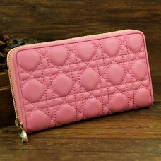 Portofel Lady Dior Escapade din piele de oaie D0082 roz Portofel Lady Dior Escapade din piele de oaie D0082 roz