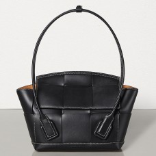 Geanta Bottega Veneta Arco 33 Intrecciato Din piele de vitel neagra