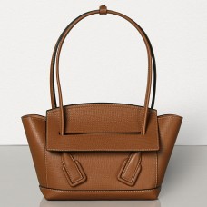 Geantă Bottega Veneta Arco 33 din piele de vițel granulată bej Geantă Bottega Veneta Arco 33 din piele de vițel granulată bej