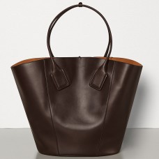 Geantă tote medie Bottega Veneta din piele de vițel ciocolatiu