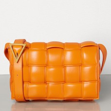 Geantă Bottega Veneta Padded Cassette din piele de vițel portocalie