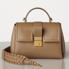 Geantă mică Bottega Veneta Piazza din piele de vițel cu model camel