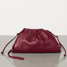 Geantă de mână Bottega Veneta The Pouch 20 din piele de vițel bordeaux