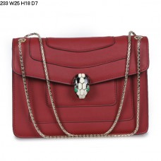 Geantă de umăr Bvlgari Serpenti din piele de vițel GM, roșu vin 233 Geantă de umăr Bvlgari Serpenti din piele de vițel GM, roșu vin 233