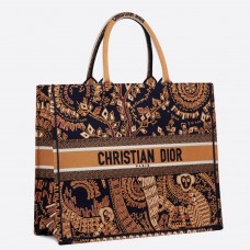 Geantă Dior Book Tote din pânză portocalie brodată cu animale Geantă Dior Book Tote din pânză portocalie brodată cu animale