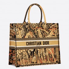Geantă Dior Book Tote din pânză galbenă brodată cu animale Geantă Dior Book Tote din pânză galbenă brodată cu animale