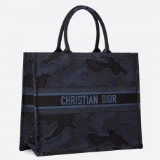 Geantă Dior Book Tote din pânză albastră cu broderie camuflaj