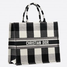 Geantă Dior Book Tote din pânză brodată cu carouri albe/negre