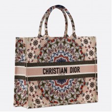 Geantă Dior Book Tote cu broderie KaleiDiorscopic