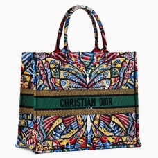 Geantă Dior Butterfly Book din pânză brodată multicoloră Geantă Dior Butterfly Book din pânză brodată multicoloră