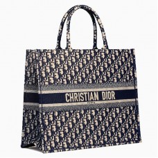 Geantă Dior cu broderie tip carte, din pânză oblică Geantă Dior cu broderie tip carte, din pânză oblică