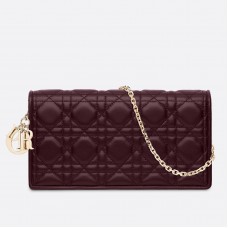 Clutch Dior Lady Dior cu lanț din piele de miel Bordeaux