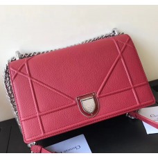 Geantă Dior Diorama Flap din piele de vițel cu granulație rubinie