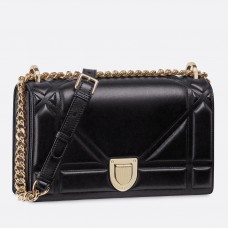 Geantă Dior Diorama neagră din piele de miel cu motiv Cannage mare Geantă Dior Diorama neagră din piele de miel cu motiv Cannage mare