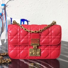 Geantă mică Dior Dioraddict Flap din piele de miel cireșă