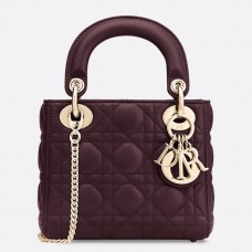 Geantă mini Lady Dior din piele de miel bordeaux cu lanț Geantă mini Lady Dior din piele de miel bordeaux cu lanț