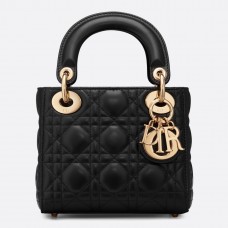 Geantă mini Lady Dior neagră din piele de miel cu lanț Geantă mini Lady Dior neagră din piele de miel cu lanț