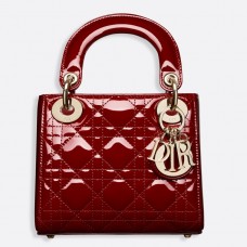 Geantă mini Lady Dior roșie patentată cu lanț Geantă mini Lady Dior roșie patentată cu lanț
