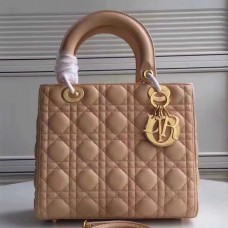 Geantă Dior medie Lady Dior din piele de miel caisă Geantă Dior medie Lady Dior din piele de miel caisă