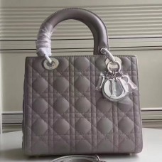 Geantă Dior medie Lady Dior din piele de miel gri Geantă Dior medie Lady Dior din piele de miel gri