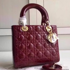 Geantă Dior medie Lady Dior din piele lăcuită Bordeaux Geantă Dior medie Lady Dior din piele lăcuită Bordeaux