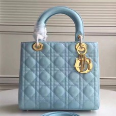 Geantă Dior medie Lady Dior din piele lăcuită Celeste Geantă Dior medie Lady Dior din piele lăcuită Celeste