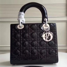 Geantă Dior medie Lady Dior din piele neagră lăcuită Geantă Dior medie Lady Dior din piele neagră lăcuită