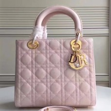 Geantă Dior medie Lady Dior din piele lăcuită roz Geantă Dior medie Lady Dior din piele lăcuită roz