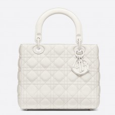 Geantă Dior medie Lady Dior din piele de vițel ultra mată albă Geantă Dior medie Lady Dior din piele de vițel ultra mată albă