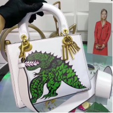 Geantă Dior medie Lady Dior cu imprimeu Niki De Saint Phalle și șopârlă Geantă Dior medie Lady Dior cu imprimeu Niki De Saint Phalle și șopârlă
