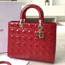 Geantă Dior Lady Dior mare din piele lăcuită roșie Geantă Dior Lady Dior mare din piele lăcuită roșie