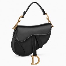 Geantă Dior Saddle din piele de vițel neagră Geantă Dior Saddle din piele de vițel neagră