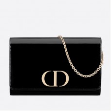 Portofel Dior 30 Montaigne cu lanț din piele de vițel neagră lăcuită Portofel Dior 30 Montaigne cu lanț din piele de vițel neagră lăcuită