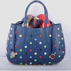 Geantă mare Fendi B Fab din piele albastră cu bijuterii multicolore, cu mâner superior Geantă mare Fendi B Fab din piele albastră cu bijuterii multicolore, cu mâner superior