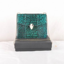 Geantă de umăr din piele Bvlgari Serpenti Snake Veins, verde 605 Geantă de umăr din piele Bvlgari Serpenti Snake Veins, verde 605