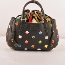 Geantă medie Fendi B Fab Studded Ferrari din piele neagră cu bijuterii multicolore, cu mâner superior Geantă medie Fendi B Fab Studded Ferrari din piele neagră cu bijuterii multicolore, cu mâner superior