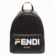 Rucsac mare Fendi din material textil glazurat negru Rucsac mare Fendi din material textil glazurat negru